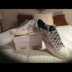 P448 Johns sneakers